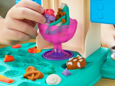 Сет за игра Play Doh Rainbow Swirl Ice Cream, многуобојна пластелина, аксесоари за сладолед, многуобоен