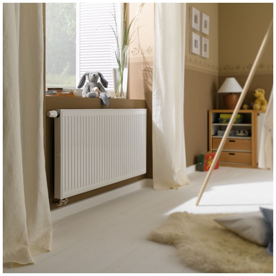 Radiator me valvul Kermi therm x2 Profil V, tip 33, 900x500 mm, i bardhë
