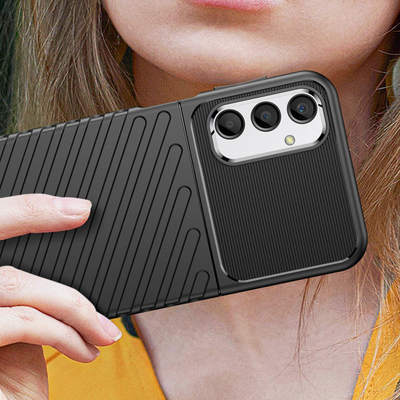 Këllëf telefoni Hurtel Thunder Case për Samsung Galaxy A24 4G, silikoni i blinduar, i zi
