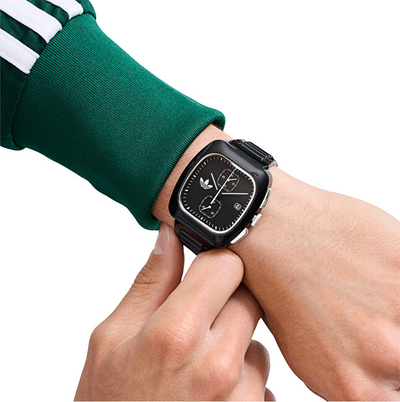 Orë dore Adidas Retro Wave Two Chrono AOSY24533, e zezë