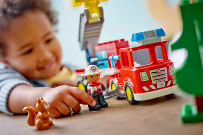Set lodër LEGO Duplo 10473 Fire Truck, me zjarrfikës, shumëngjyrësh