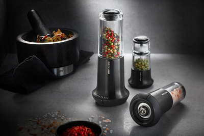 Mulli për kripë ose piper GEFU X-PLOSION 34630, çelik inox, 18.5cm, i zi mat