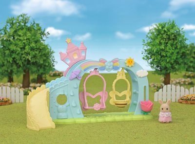 Set lodrash Sylvanian Families 5745 Nursery Swing, playset për shtëpi kukullash, me figurë bebe Milk Rabbit, shumëngjyrësh