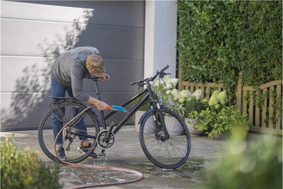 Furçë pastrimi GARDENA Cleansystem Bike Brush, për biçikleta, me lidhje për zorrë uji, blu portokalli