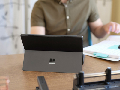 Laptop Microsoft Surface Pro 8, 13", 16GB RAM, 256GB SSD, Core i5-1145G7, Iris Xe Graphics, i zi