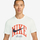 Bluzë sportive Nike Graphic, për meshkuj, me mëngë të shkurtra, e bardhë