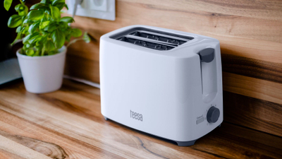 Toster Teesa TSA3301, 700W, 7 shkallë pjekje, i bardhë