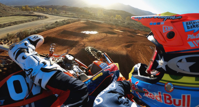 Mbajtës kamerë GoPro DK00150147, kapje për helmetë, rrotullim i rregullueshëm, i zi