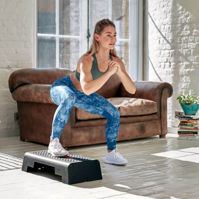 Step aerobik Reebok RAP-10150, lartësi e rregullueshme, sipërfaqe antirrëshqitëse, gri