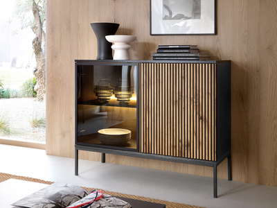 Komodë me xham Dornis K104 (104 x 83 x 39)
