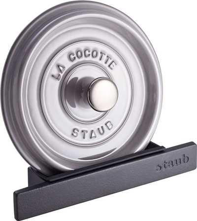 Mbajtëse kapakësh Staub Lid Holder, me bazë të fortë, e zezë