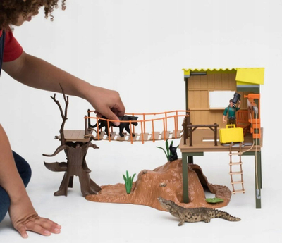 Set lojrash Schleich Wild Life Safari Ranger Adventure Station, figurina dhe aksesore, krokodil dhe panter e zez