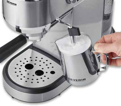 Makina espresso Severin KA 5997, 1350W, me kapuçin qumështi, krom i furçuar dhe e zezë