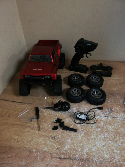Makina RC Amewi 4WD 1:16, motor elektrik, kamera WiFi, e kuqe