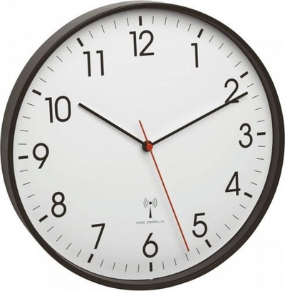 Orë muri digjitale TFA TIMELINE MAX, radio DCF77, ekran i madh, e zezë