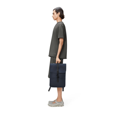 Çantë shpine Rains Backpack Mini, e vogël, që s’e zë uji, blu e errët