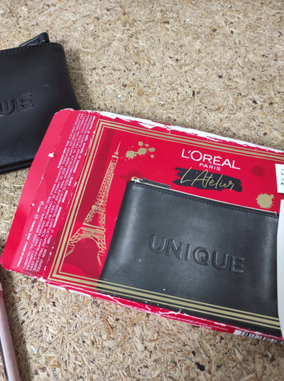 Set kozmetik L'Oreal Paris L'Atelier, maskarë Lash Paradise Extra Black, laps sysh i zi mini