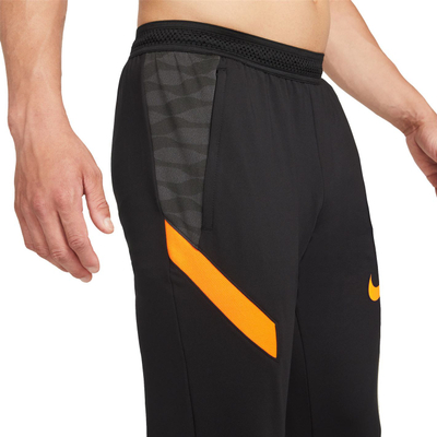Pantallona sportive Nike Dri Fit Strike 21 për burra, me Dri Fit, ngjyrë e zezë