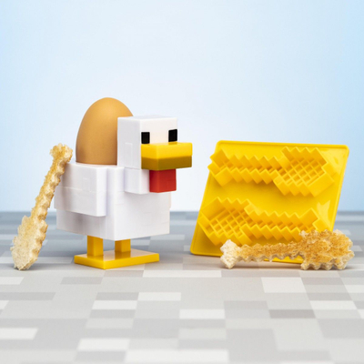 Set për mëngjes Minecraft Paladone Chicken, mbajtëse veze 100 ml, prerëse tosti, e bardhë me të verdhë