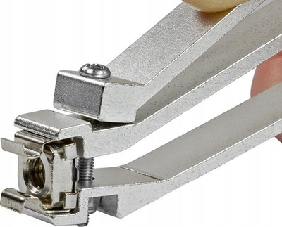 Çelës për cage nut LogiLink WZ0038, për kabinete 17" dhe 19", i lehtë për t’u përdorur