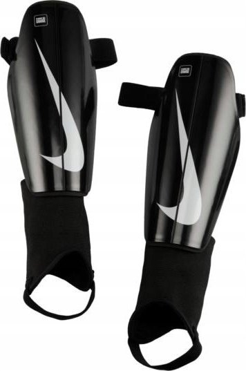 Mbrojtëse kavilje Nike Charge DX4608-010, për futboll, me shkumë, ngjyrë e zezë
