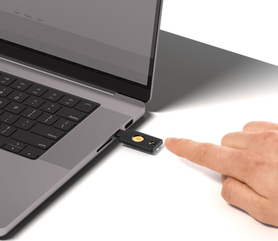 Çelës sigurie Yubico YubiKey 5C NFC FIPS, USB‑C, NFC, i zi
