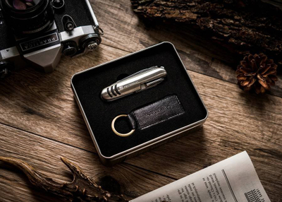 Set dhurate Peterson, thikë xhepi për shumë punë çelik inox, varëse çelësash lëkurë, ngjyrë argjendtë me të zezë
