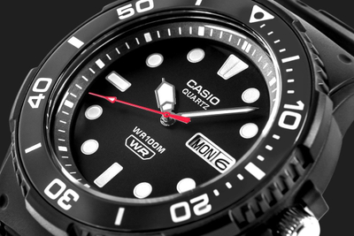 Ora dore Casio Standard MRW230H-1E1, analoge, rezistente 100m, e zezë