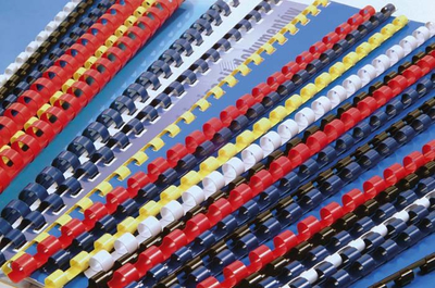 Kurriza plastikë Argo Spine, 19mm, 165 fletë, të bardhë, 100 copë