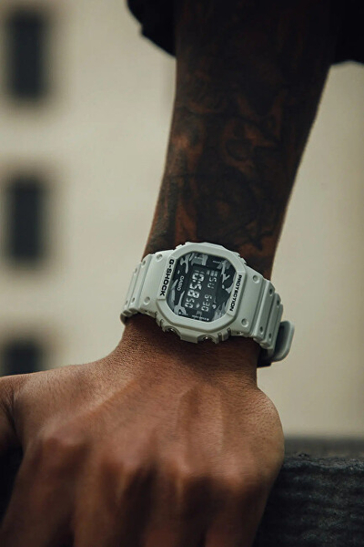 Orë për meshkuj Casio G-Shock DW-5600CA-8ER (322)