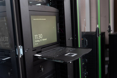 Konsolë KVM Digitus 17", VGA TFT, 8 porta, tastierë gjermane