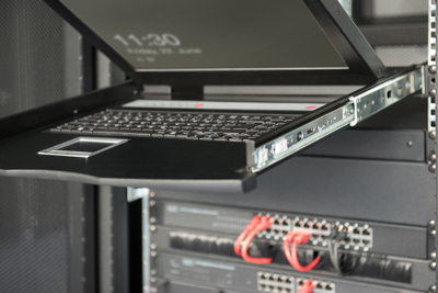 Konsolë KVM Digitus 17", 1 port VGA, tastierë turke, e zezë