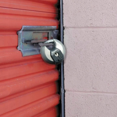 Dy dryna diskut Master Lock Excell 70mm, çelik inox, set me 2 copa, ngjyrë argjendtë