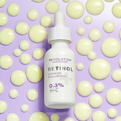 Серум за лице Revolution Skincare 0.3% ретинол со витамини и хијалуронска киселина, 30 мл