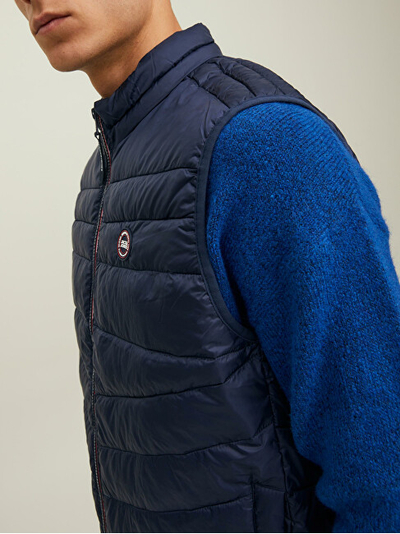 Елек Jack&Jones 12211790 Темно сино сако Детали: КОНТРАСТЕН ПАТЕНТ