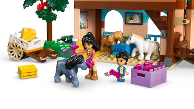 Lodër LEGO Friends Farm and Stable for Pony 42654, sete ndërtimi, me stallë