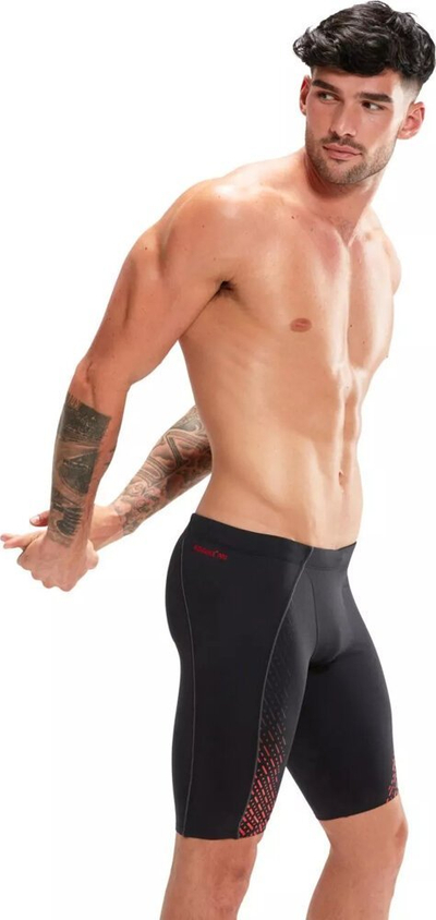 Rroba banje jammer për burra Speedo ECO Endurance+ Pro, që s’i bëhet gjë nga klori, thahen shpejt, e zezë me të kuqe