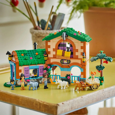 Lodër LEGO Friends Farm and Stable for Pony 42654, sete ndërtimi, me stallë