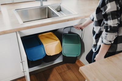 Kosh plehrash kuzhine BINI 25L, modular, kapak i verdhë, trup gri