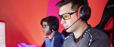 Гејминг очила Gunnar Optiks Lightning Bolt 360 ESL, леќи килибар и сончеви, рамка оникс, црни