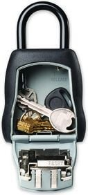 Kuti kasafortë për çelësa Master Lock 5400E, me kod me 4 shifra, mban gjer në 3 çelësa, ngjyrë e zezë