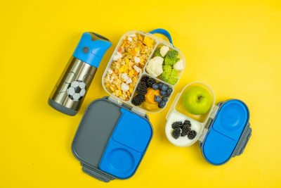 Kuti ushqimi b.box Mini Snack Box, 2 ndarje, me dorezë, blu e errët