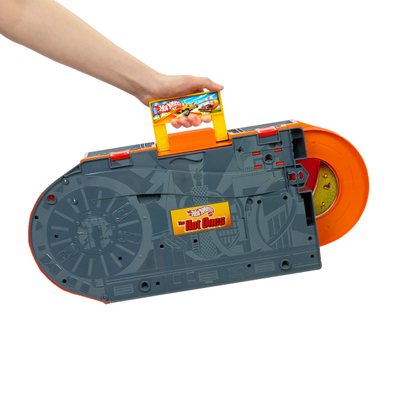Set lojrash Hot Wheels City Sto &amp; Go Refresh, 6 makina, pistë palosëse