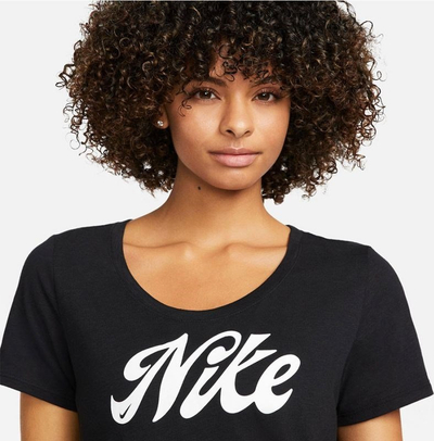 Bluzë sport Nike DF Tee W FD2986, pambuk, për goca, e zezë