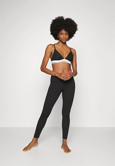 Gete për femra Calvin Klein, të zeza