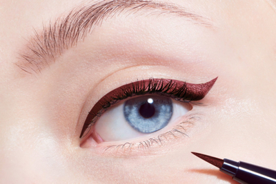 Tuç i lëngshëm për sy Dior Diorshow On Stage, që s’e merr uji, 0.6 ml, i zi