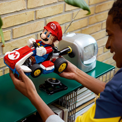 Set ndërtimi LEGO Mario Kart Mario Standard Kart 72037, 1972 pjesë, kuq e blu