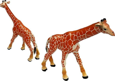 Set figura LeanToys Giraffe Family 5383, familje gjirafash, sfond Afrikë, shumëngjyrëshe