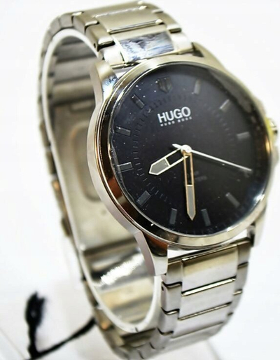Orë dore për burra Hugo HUGO First, çelik inox, 3 ATM, ngjyrë argjendi