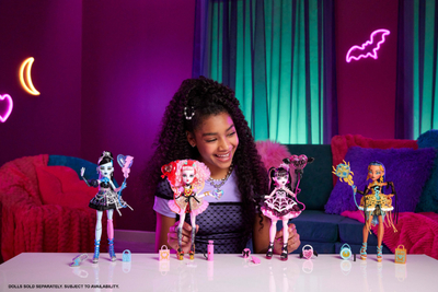 Set loje Monster High Scary Sweet Birthday, kukull Clawdeen Wolf, me mbi 20 gjëra për dekorim, shumëngjyrësh